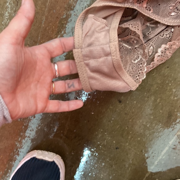 NWOT NUDE COLOR SZ SMALL THONG LACE LINGERIE BODY SUIT WITH BUILT IN PUSH UP BRA - Picture 2 of 4